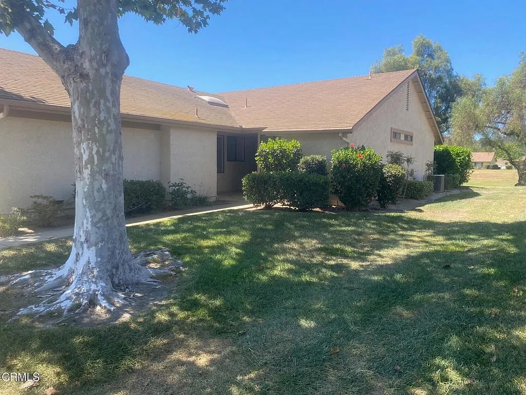 2 bed, 2.0 bath, 1064 sqft, $3,330 — Photo 2