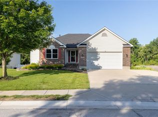 5006 NW Woodside Dr, Riverside, MO 64150