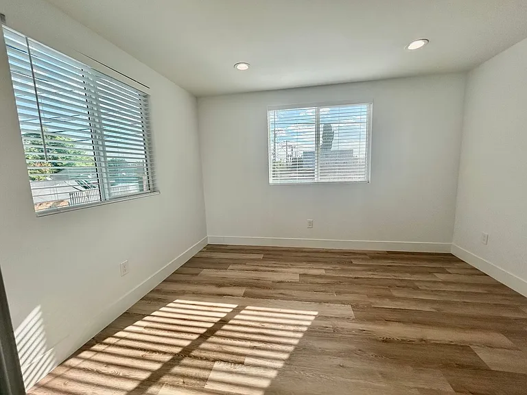 8418 S Main St — Photo 44