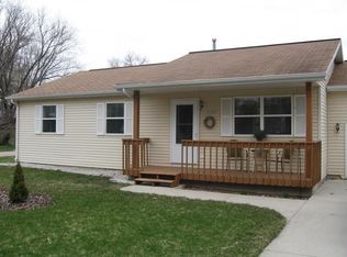 N1402 Daisy Dr, Genoa City, WI 53128