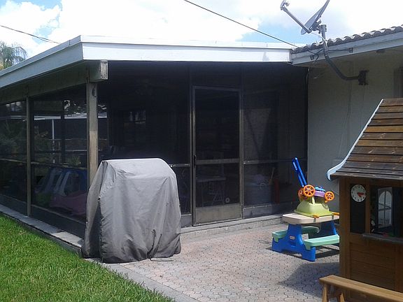 4th image of 1512 SE 2nd St
