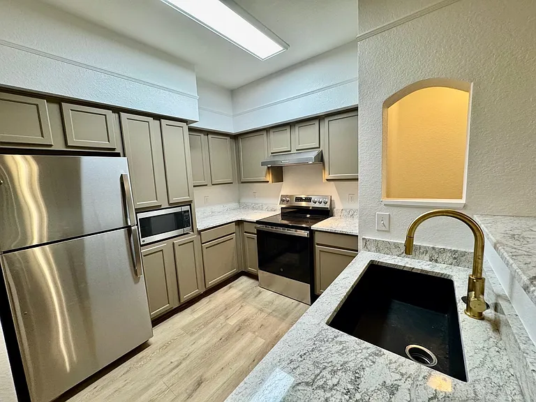 2801 Chancellorsville Dr #1012 — Photo 5