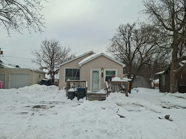 322 9th St, Cloquet, MN 55720