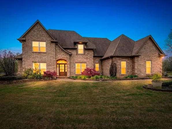 475 Crooked Creek Dr, Oakland, TN 38060