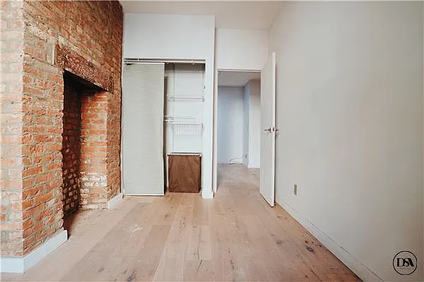 Rented by DSA Realty | media 10