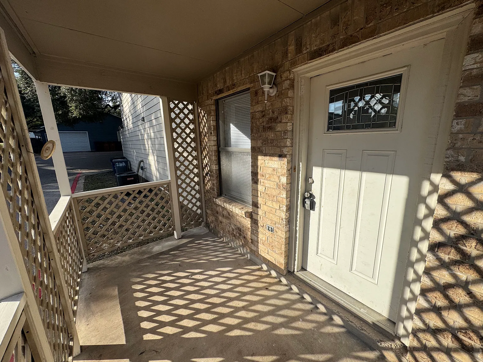 2 bed, 2.5 bath, 2212 sqft, $1,595 — Photo 2