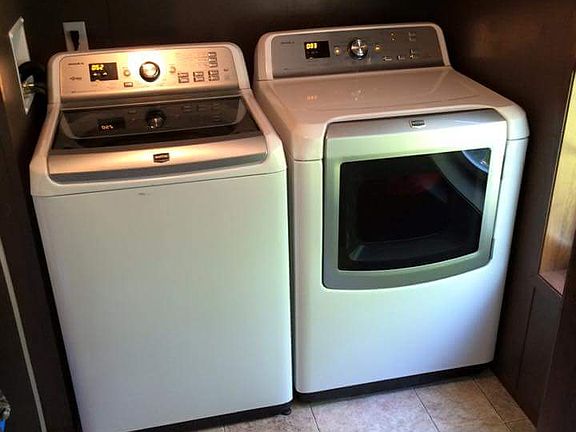washer and dryer not included
