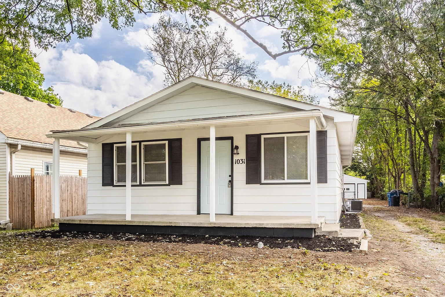 1031 Denison St photo 1