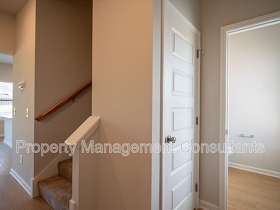 4th image of 22857 Dashwood Ln