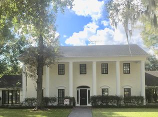527 Stoneleigh Dr, Houston, TX 77079