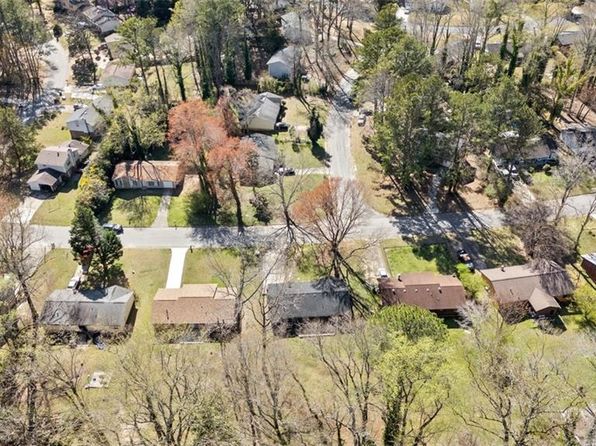 8212 Englewood Trl, Riverdale, GA 30274
