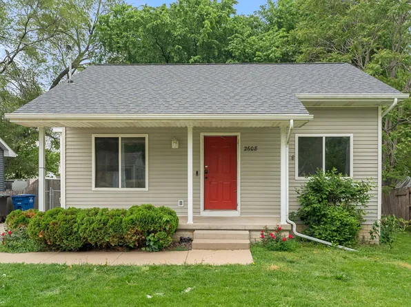 2608 Maury St, Des Moines, IA 50317