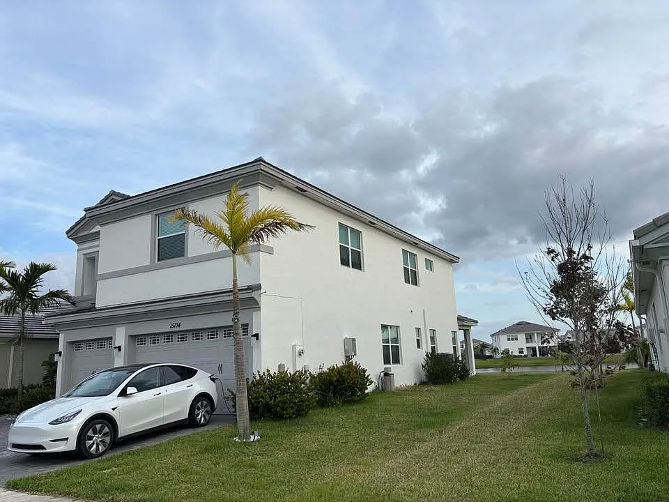 5 bed, 4.0 bath, 3330 sqft, $4,350 — Photo 2