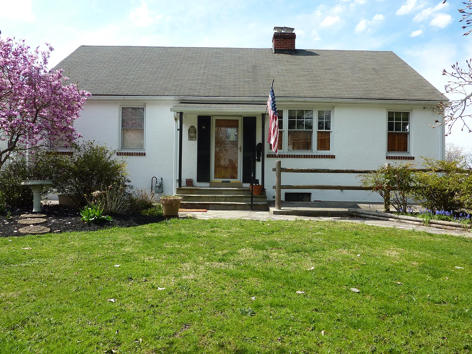 1707 New Hope St photo 1
