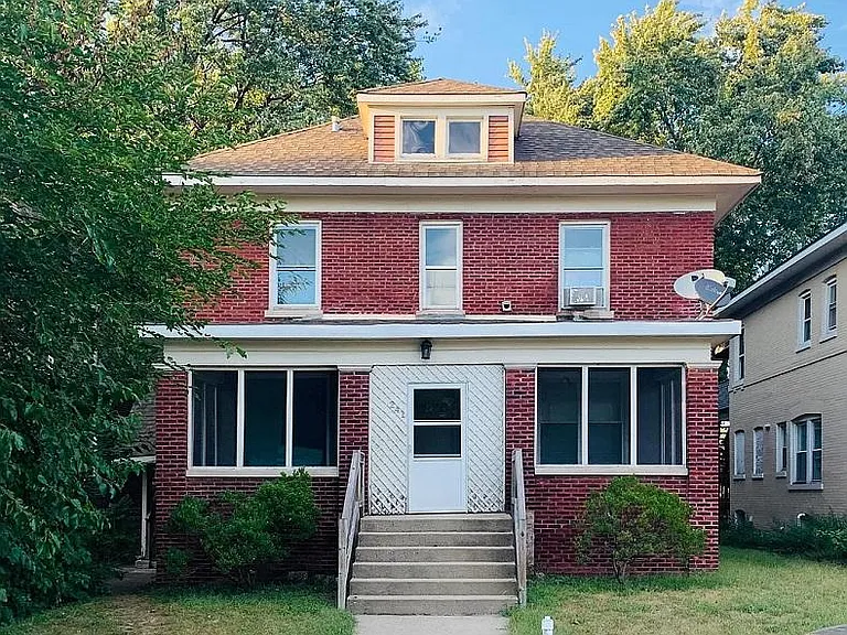 241 Ogden St #2R — Photo 9