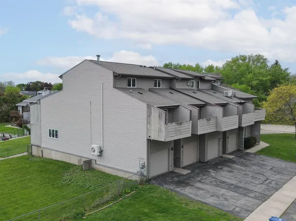 1017 Greenwood Ct, Oshkosh, WI 54901