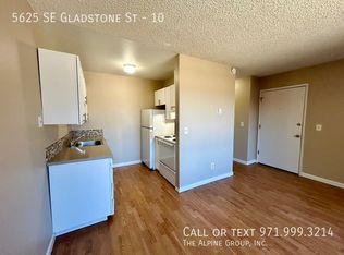 5625 SE Gladstone St APT 10, Portland, OR 97206