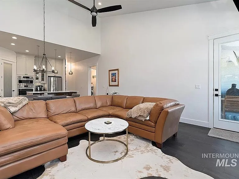 4194 W Lovegood Ln — Photo 3