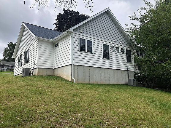 4th image of 28 S Hills Dr