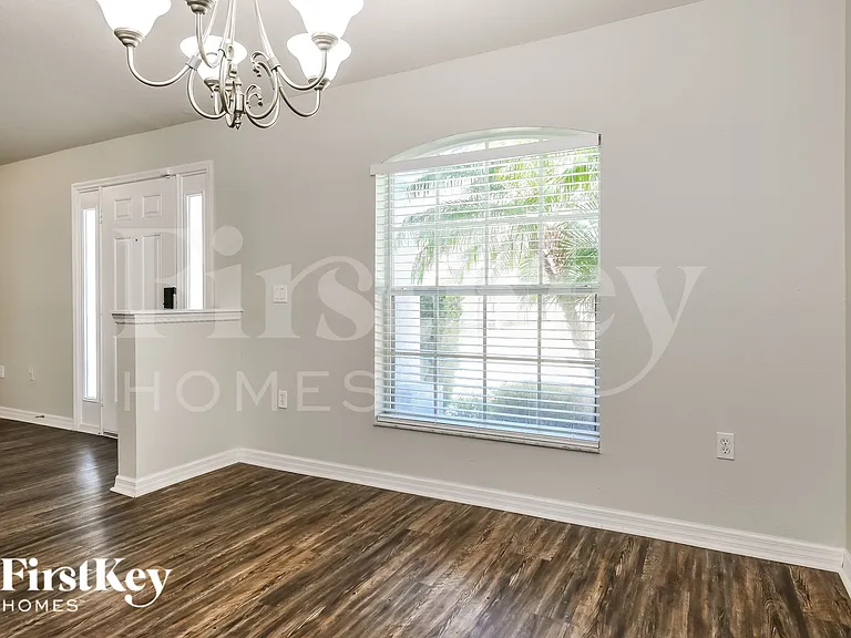 557 Reddicks Cir — Photo 6