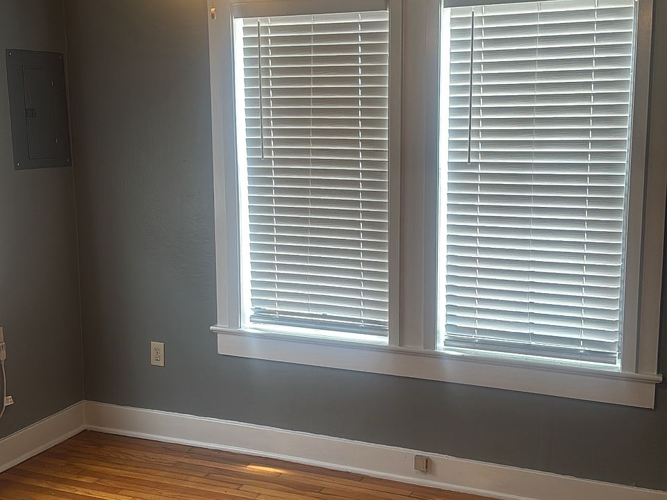 2nd image of 621 Laurel St