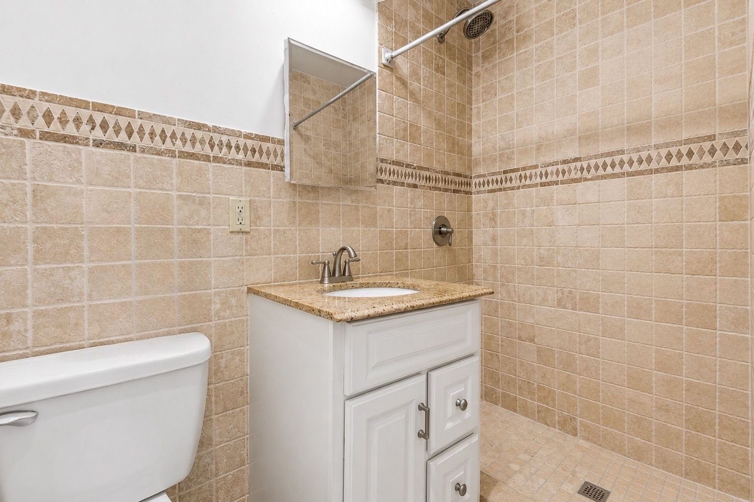  bathroom with separate shower
