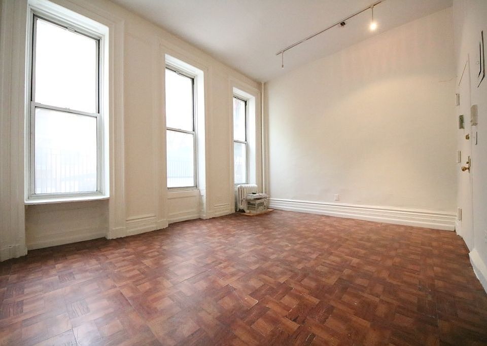 1st image of 333 W 55th St APT 2B