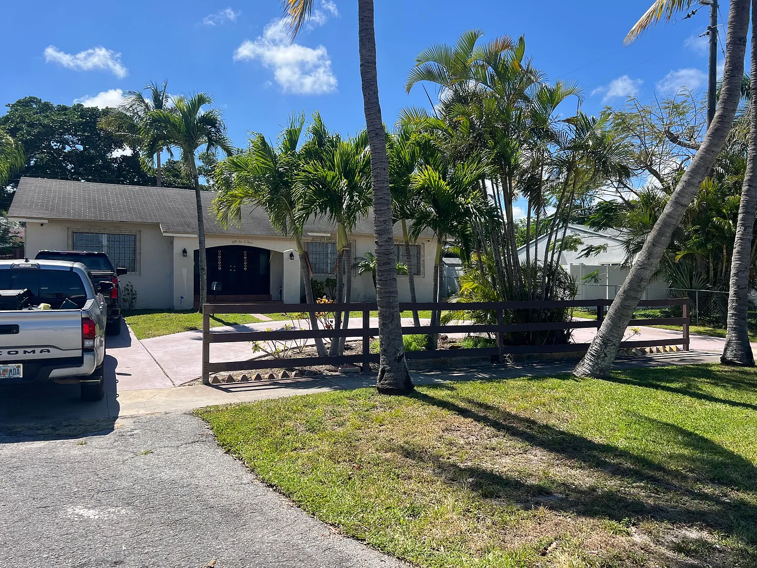 4 bed, 2.5 bath, 1736 sqft, $3,800 — Photo 2