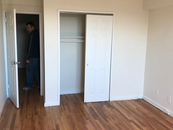 3rd image of 85 N Long Beach Ave APT 4P