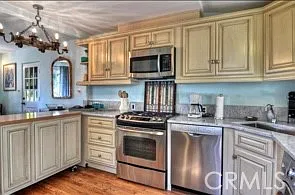 2 bed, 1000 sqft, $5,000 — Photo 3
