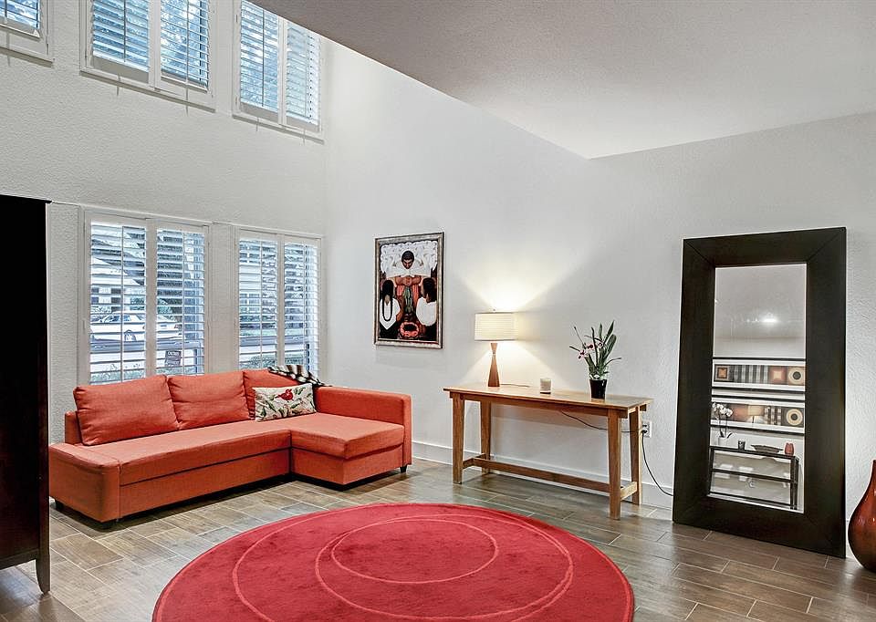 1st image of 8976 Chatsworth Dr #8976