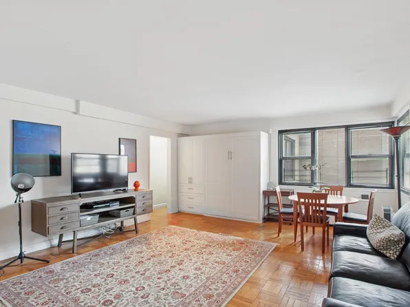 345 East 69th Street image 5 of 7