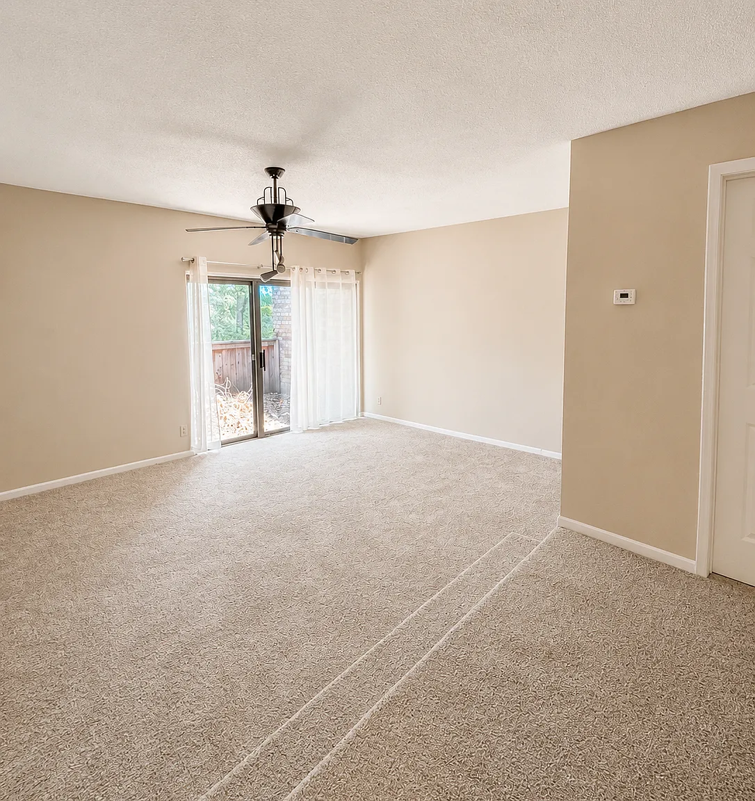 1810 Lindenwood — Photo 4