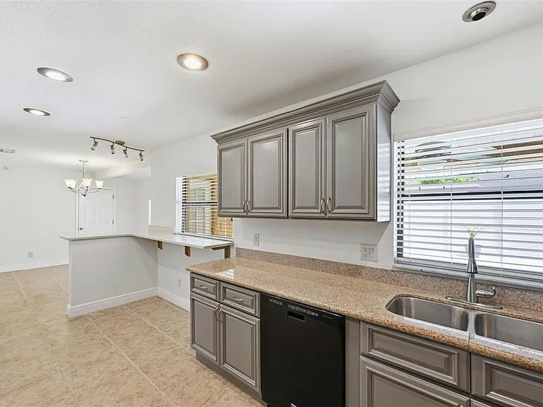 3707 Pelican Ln — Photo 15