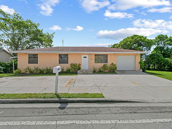 2nd image of 2634 Summit Boulevard