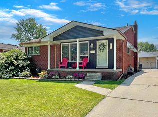 713 W Baker Ave, Clawson, MI 48017