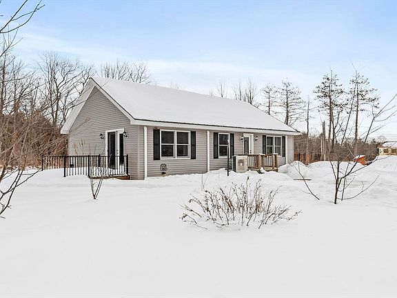 3rd image of 10 Russell Farm Rd