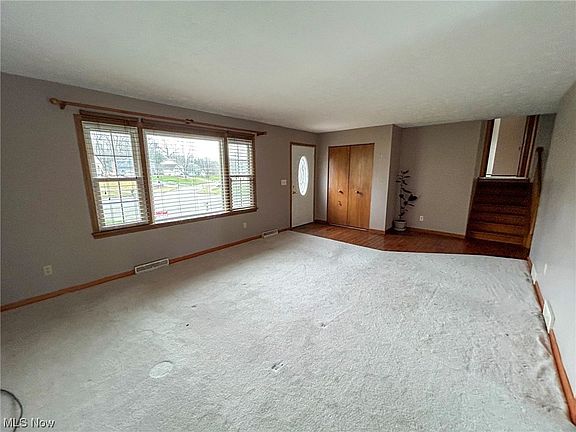 3rd image of 550 Woodbury Ct