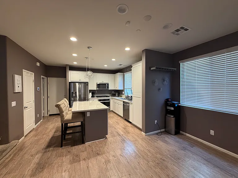 251 Saratoga Ct — Photo 10