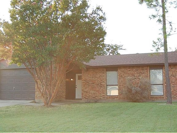 2nd image of 719 Circle Cove Dr
