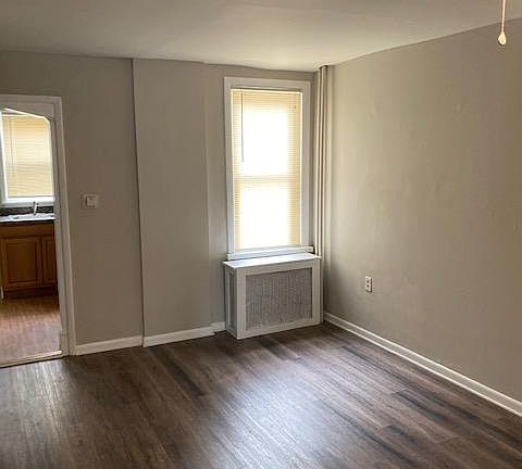 4th image of 2710 E Clearfield St