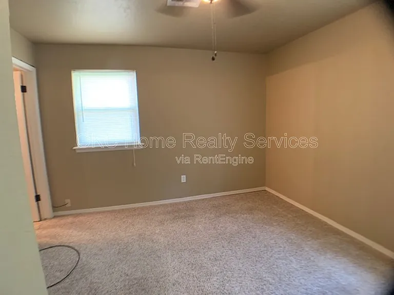 5809 NW 62nd St — Photo 12