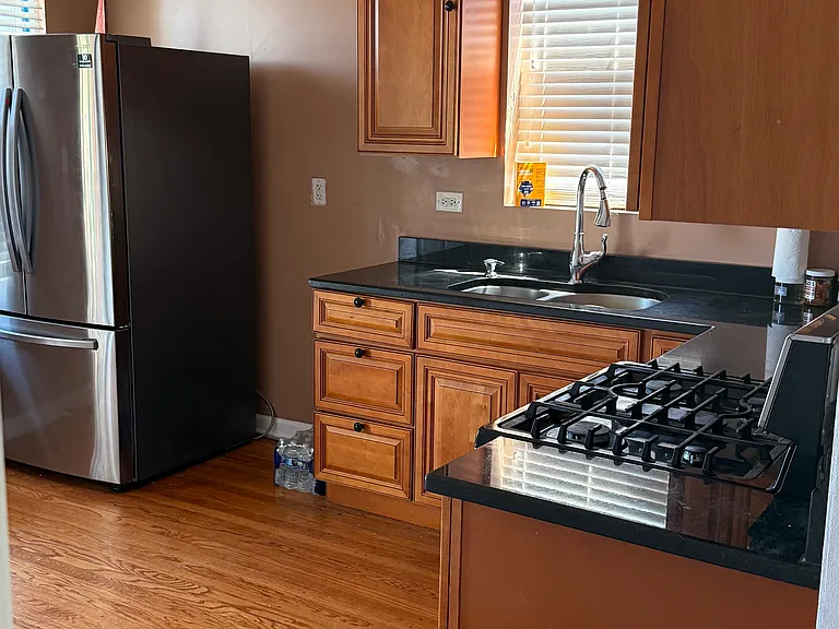 1435 N Avers Ave #2 — Photo 9