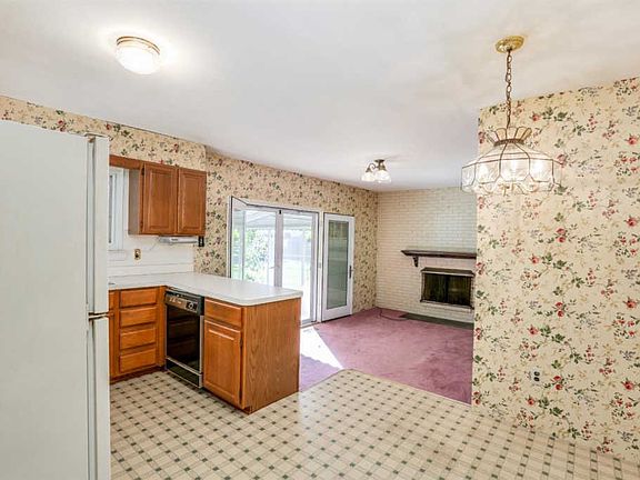 5th image of 14726 Stonehouse Ave