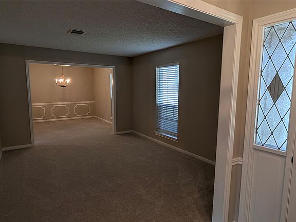 3rd image of 2902 Robinson Rd