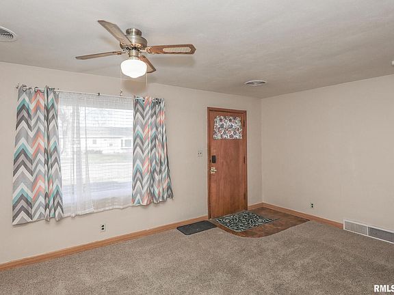3rd image of 1313 W 38th Pl
