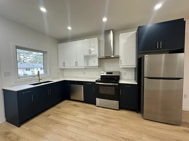 750 Moncton Ave — Photo 7