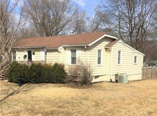 5527 Maple St, Mission, KS 66202