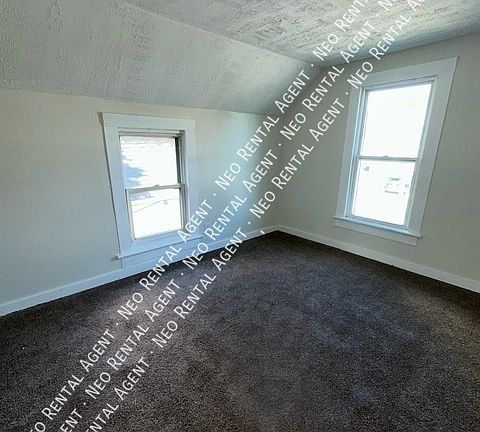 4th image of 325 W 31st St