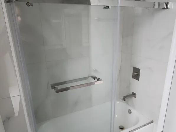 45 River Dr South image 8 of 19